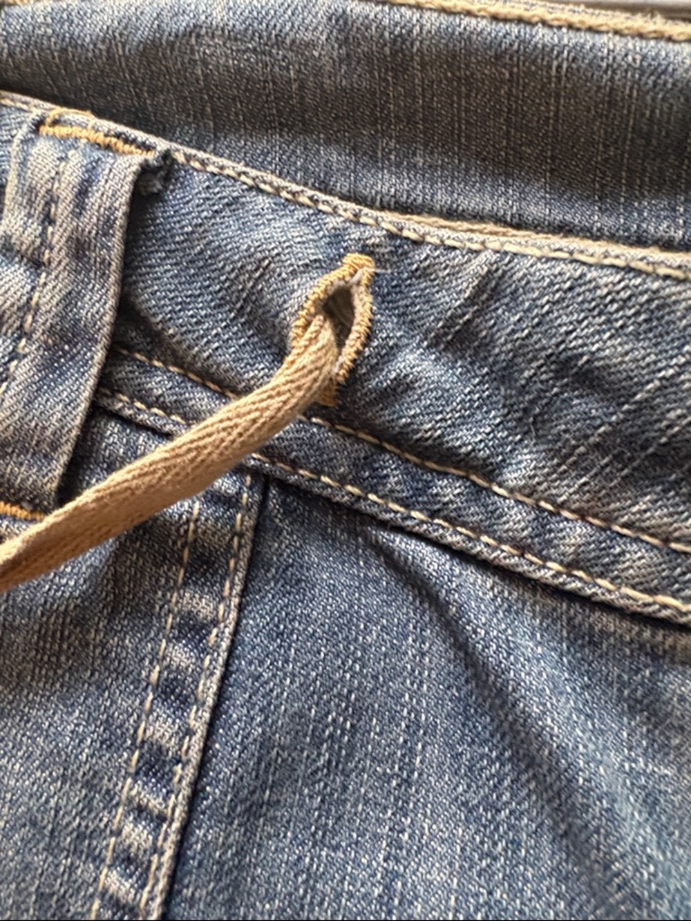Liz&Co. Denim Drawstring Waist Capri Length Pants - Lt. Blue Women’s Size 6-8 - Picture 7 of 10